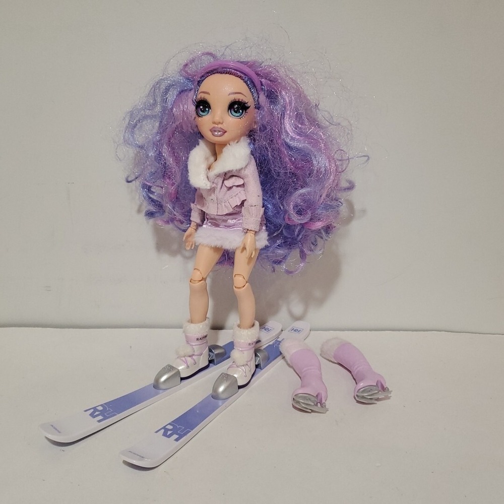 Rainbow High Winter Break Violet Willow Fashion Doll Skis Boots Ice Skates